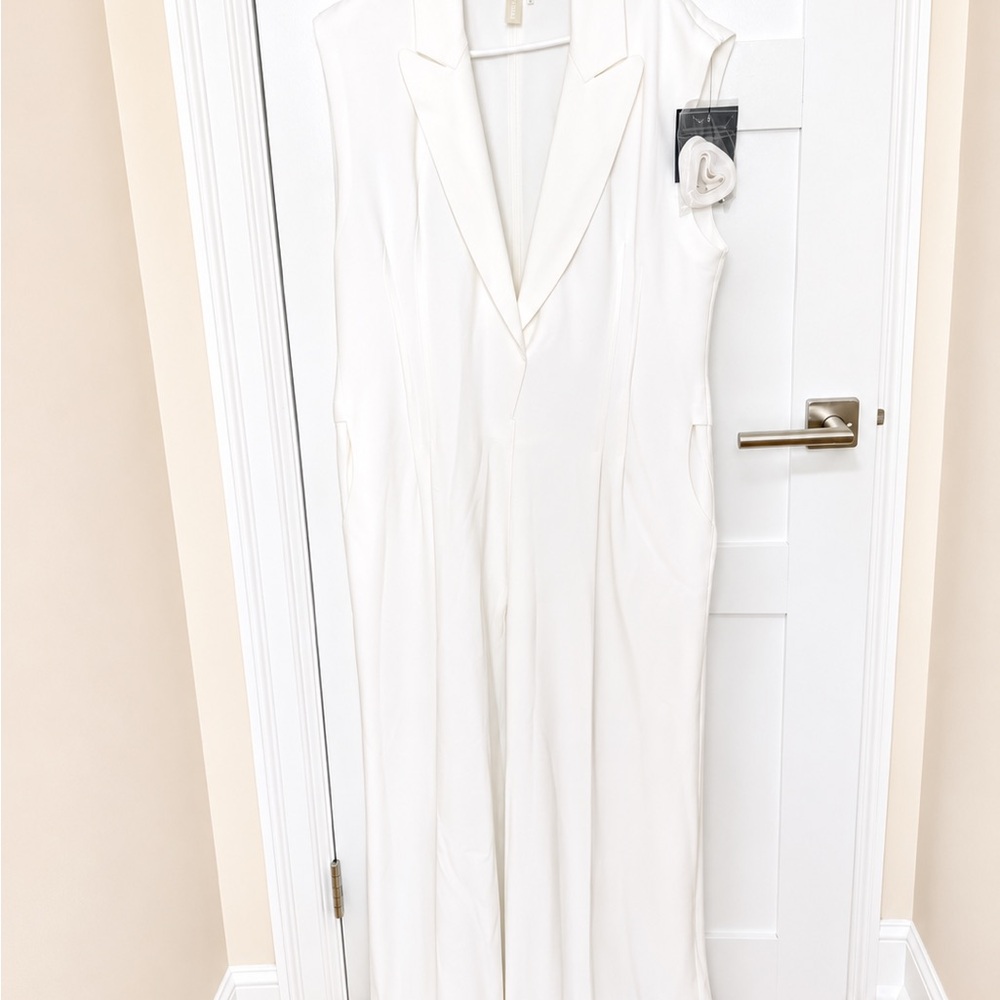 Norma Kamali White Sleeveless Jumpsuit with Notch Lapel